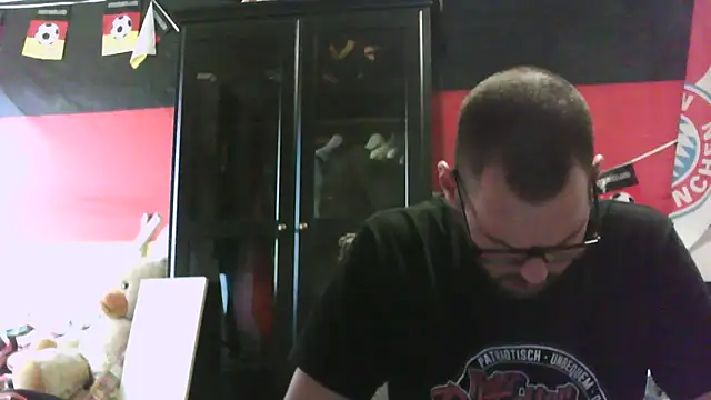 Snapshot of Die-geile-Sau chatting on 10/16/25, 12:28 Die-geile-Sau online show from 10/16/25, 12:28