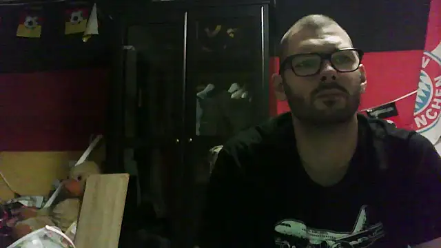 Snapshot of Die-geile-Sau chatting on 10/29/25, 05:47 Die-geile-Sau online show from 10/29/25, 05:47