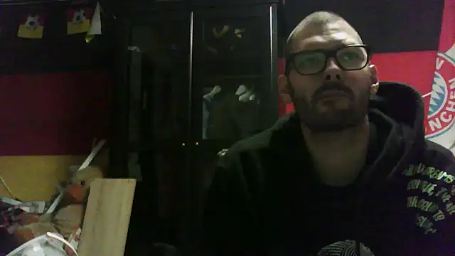 Snapshot of Die-geile-Sau chatting on 10/30/25, 04:19 Die-geile-Sau online show from 10/30/25, 04:19