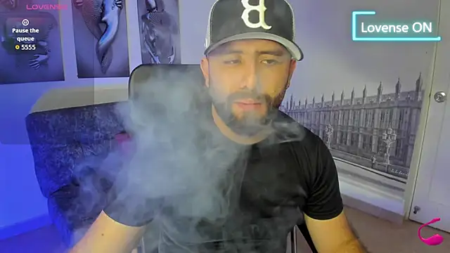 jhon bear03 online show from 10/28/25, 11:14