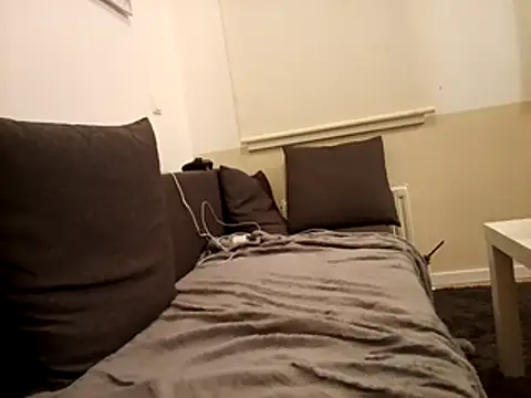 Snapshot of Ebinator666 chatting on 02/04/25, 04:05 Ebinator666 online show from 02/04/25, 04:05