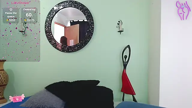 Snapshot of Sofia_Franco_ chatting on 01/17/25, 07:05 Sofia Franco online show from 01/17/25, 07:05