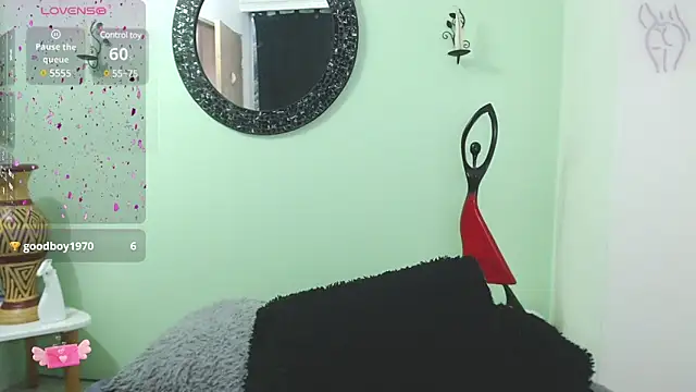 Snapshot of Sofia_Franco_ chatting on 02/06/25, 10:10 Sofia Franco online show from 02/06/25, 10:10