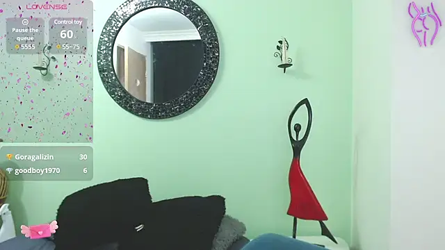 Snapshot of Sofia_Franco_ chatting on 02/07/25, 01:15 Sofia Franco online show from 02/07/25, 01:15