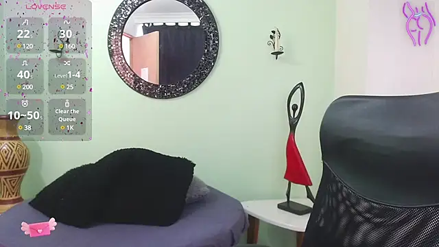 Snapshot of Sofia_Franco_ chatting on 03/07/25, 06:11 Sofia Franco online show from 03/07/25, 06:11