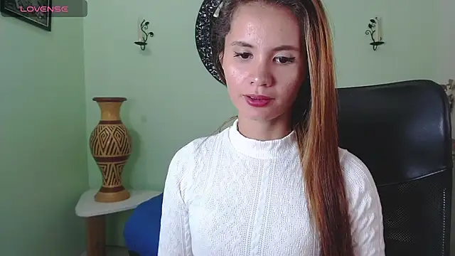 Snapshot of Sofia_Franco_ chatting on 09/30/25, 07:19 Sofia Franco online show from 09/30/25, 07:19