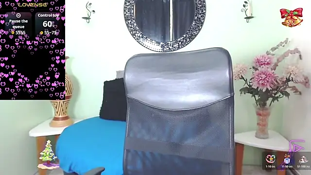 Snapshot of Sofia_Franco_ chatting on 12/17/25, 07:20 Sofia Franco online show from 12/17/25, 07:20