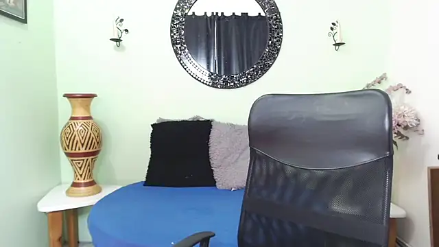 Snapshot of Sofia_Franco_ chatting on 02/12/26, 02:34 Sofia Franco online show from 02/12/26, 02:34