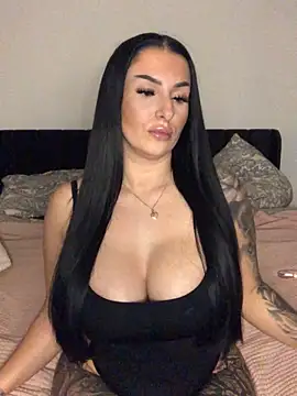 Mia-Bremer online show from 11/30/25, 06:45