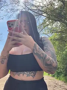 Mia-Bremer online show from 04/16/26, 10:16