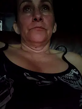 Snapshot of SeductionSilera chatting on 09/20/25, 05:08 SeductionSilera online show from 09/20/25, 05:08