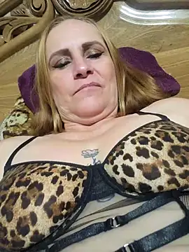 Snapshot of SeductionSilera chatting on 11/04/25, 06:18 SeductionSilera online show from 11/04/25, 06:18