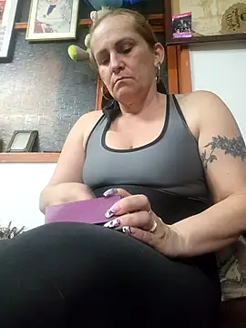 Snapshot of SeductionSilera chatting on 11/27/25, 09:28 SeductionSilera online show from 11/27/25, 09:28