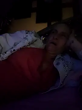 Snapshot of SeductionSilera chatting on 03/12/26, 04:24 SeductionSilera online show from 03/12/26, 04:24