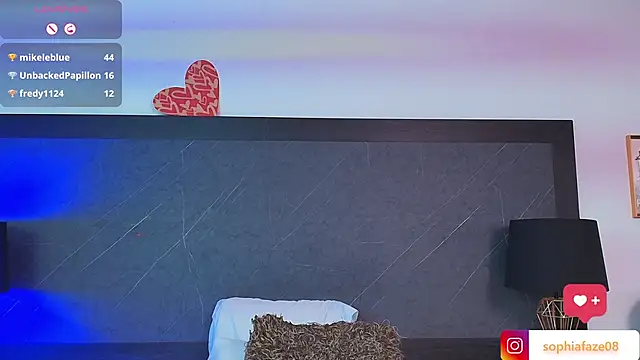 Snapshot of big_tits_in_your_face chatting on 03/03/25, 11:14 big tits in your face online show from 03/03/25, 11:14