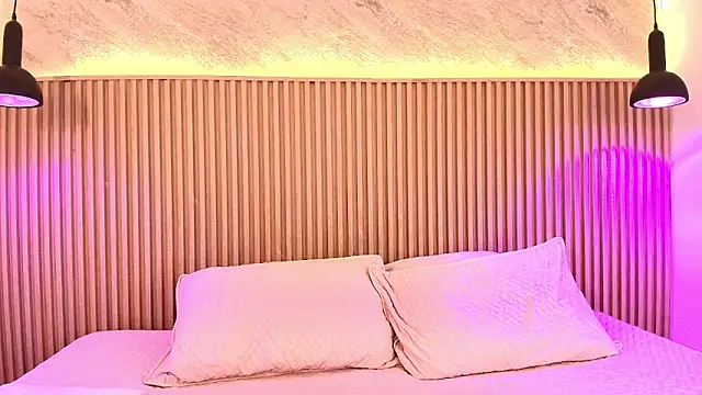 Snapshot of big_tits_in_your_face chatting on 10/16/25, 08:32 big tits in your face online show from 10/16/25, 08:32