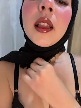 Snapshot of naughty__angel chatting on 04/28/26, 12:43 naughty angel online show from 04/28/26, 12:43