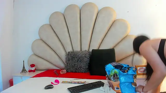 Natasha  Blue online show from 03/18/25, 07:31