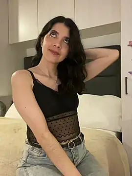 Snapshot of saori_10 chatting on 12/08/24, 10:52 saori 10 online show from 12/08/24, 10:52