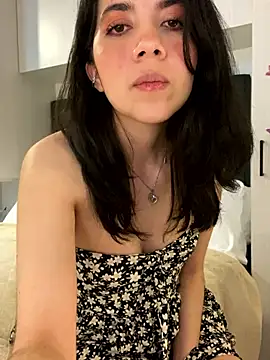 Snapshot of saori_10 chatting on 12/09/24, 01:18 saori 10 online show from 12/09/24, 01:18