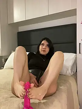 Snapshot of saori_10 chatting on 02/02/25, 06:15 saori 10 online show from 02/02/25, 06:15