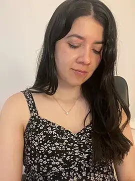 Snapshot of saori_10 chatting on 04/26/26, 06:33 saori 10 online show from 04/26/26, 06:33