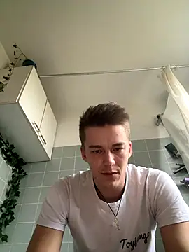 Toyjungee online show from 10/10/25, 03:22