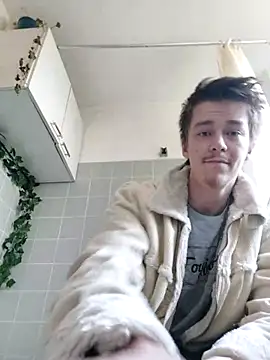 Snapshot of Toyjungee chatting on 04/19/26, 05:01 Toyjungee online show from 04/19/26, 05:01