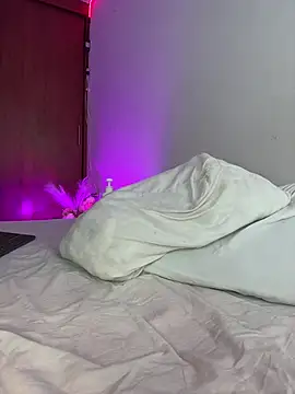 Snapshot of nicolette_sweet_ chatting on 03/10/25, 06:01 nicolette sweet online show from 03/10/25, 06:01