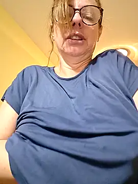 Snapshot of Susycachonda1 chatting on 04/16/26, 05:52 Susycachonda1 online show from 04/16/26, 05:52