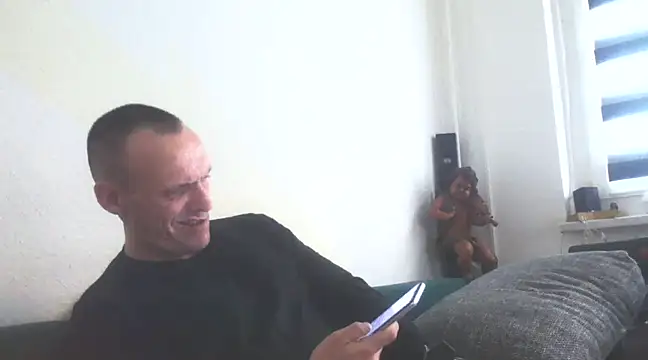 Snapshot of Penispumper81 chatting on 03/05/25, 04:13 Penispumper81 online show from 03/05/25, 04:13