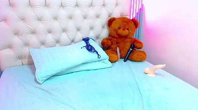 Snapshot of Naomy_Jackson chatting on 12/10/24, 07:32 Naomy Jackson online show from 12/10/24, 07:32