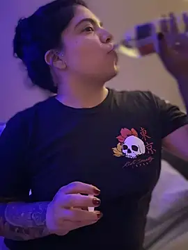 kimmiakiss22 online show from 02/17/25, 08:30