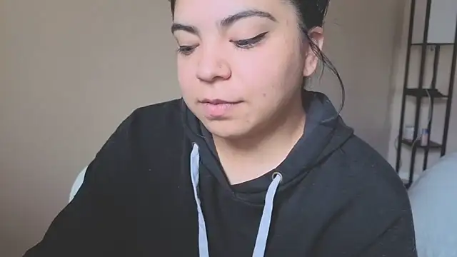 kimmiakiss22 online show from 03/05/25, 10:32