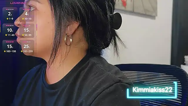kimmiakiss22 online show from 09/17/25, 10:11