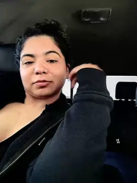 kimmiakiss22 online show from 10/20/25, 10:21