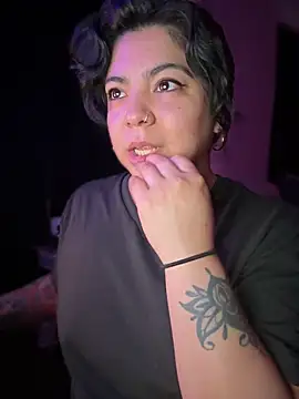 kimmiakiss22 online show from 11/30/25, 09:41