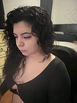 kimmiakiss22 online show from 02/04/26, 09:53