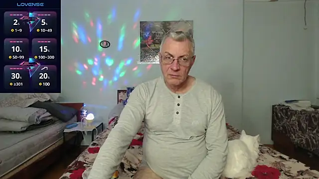 Snapshot of sexman181166 chatting on 02/10/25, 07:49 sexman181166 online show from 02/10/25, 07:49