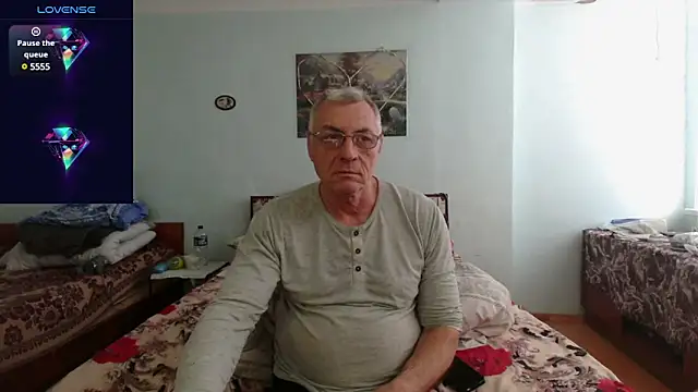 Snapshot of sexman181166 chatting on 02/12/25, 11:07 sexman181166 online show from 02/12/25, 11:07