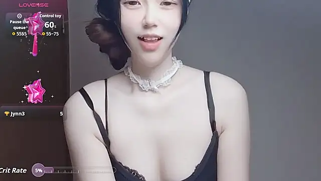 Snapshot of VaerySaenz chatting on 11/28/25, 12:35 VaerySaenz online show from 11/28/25, 12:35