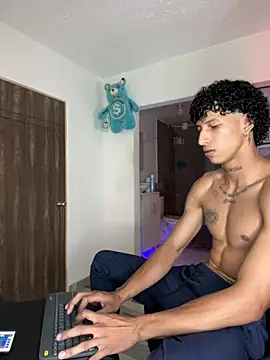 Snapshot of mike_casseano chatting on 09/15/25, 09:04 mike casseano online show from 09/15/25, 09:04