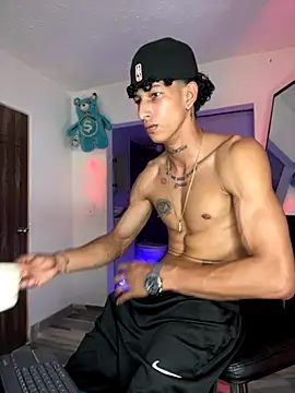 Snapshot of mike_casseano chatting on 09/25/25, 11:30 mike casseano online show from 09/25/25, 11:30