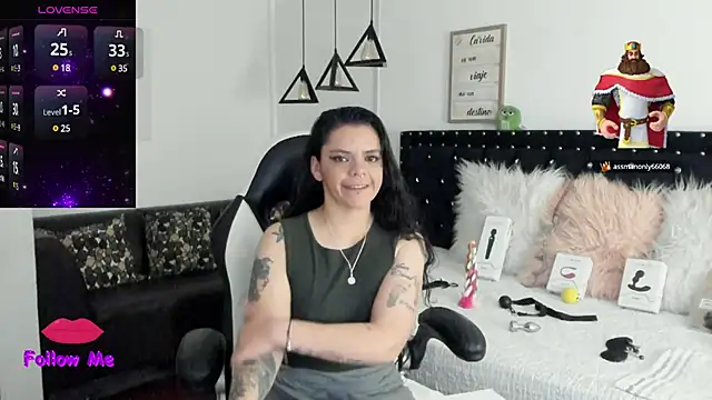 natasha logan  online show from 03/03/25, 01:20