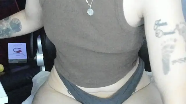 natasha logan  online show from 11/08/25, 04:01