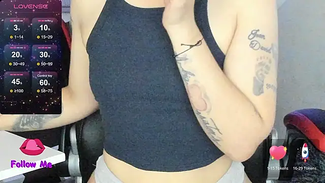 Snapshot of natasha_logan_ chatting on 02/17/26, 04:09 natasha logan online show from 02/17/26, 04:09