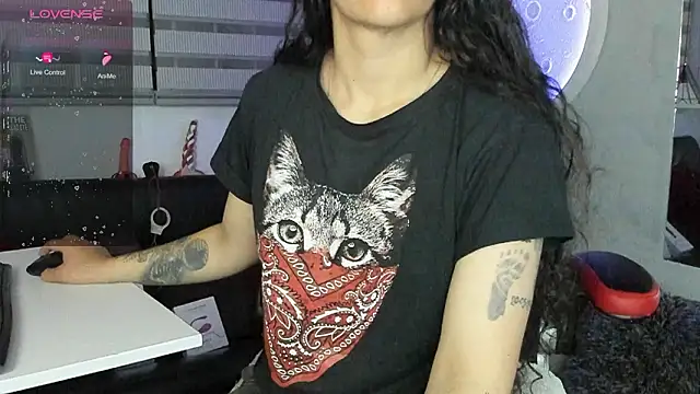 Snapshot of natasha_logan_ chatting on 03/03/26, 04:07 natasha logan online show from 03/03/26, 04:07