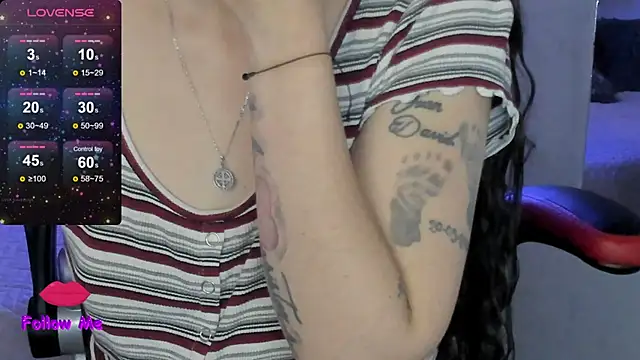 Snapshot of natasha_logan_ chatting on 04/01/26, 04:24 natasha logan online show from 04/01/26, 04:24