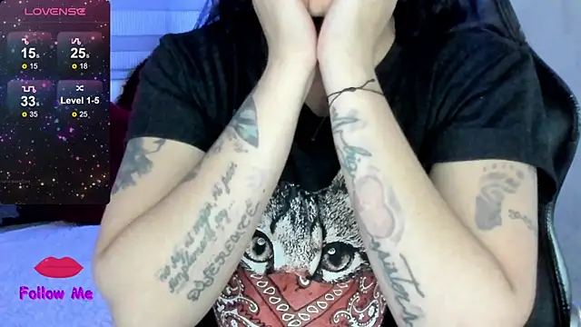 Snapshot of natasha_logan_ chatting on 04/12/26, 04:06 natasha logan online show from 04/12/26, 04:06