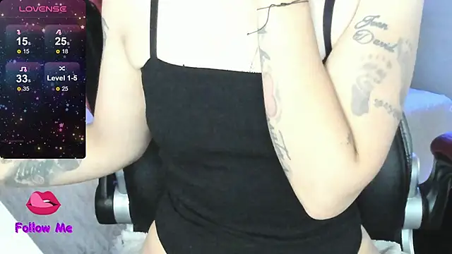 Snapshot of natasha_logan_ chatting on 04/28/26, 05:01 natasha logan online show from 04/28/26, 05:01